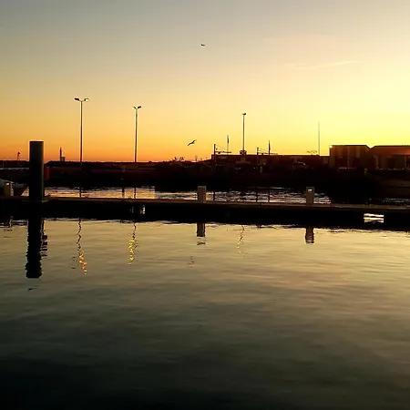 Nuit Insolite Bådhotel Le Barcarès